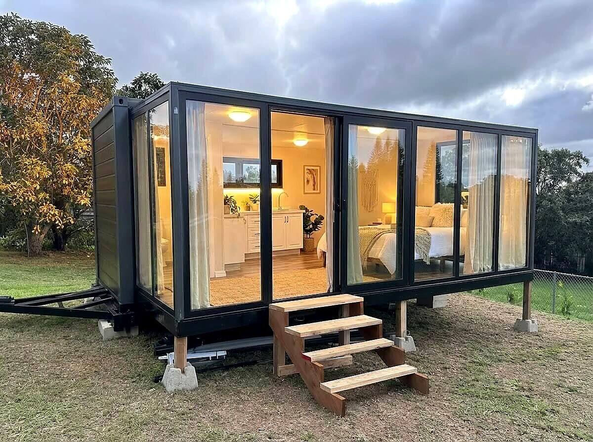 SmartShift portable studio beside pool